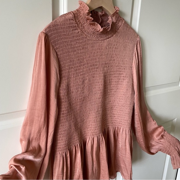 Vici Smocked Mock Neck Long Sleeve Peach Peplum Blouse Top Size Large - Picture 5 of 12